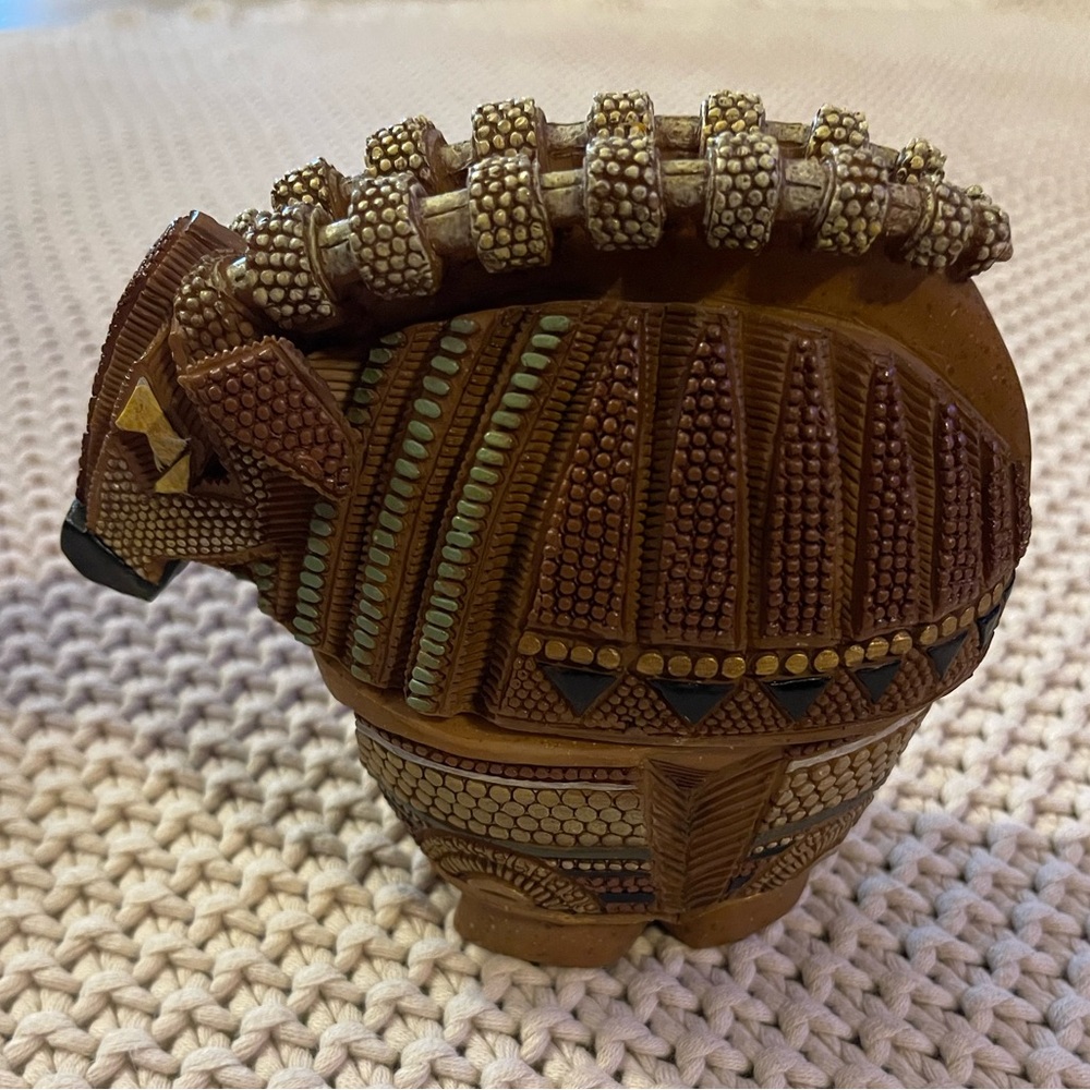 Design Corp (UDC) Decorative Figurine